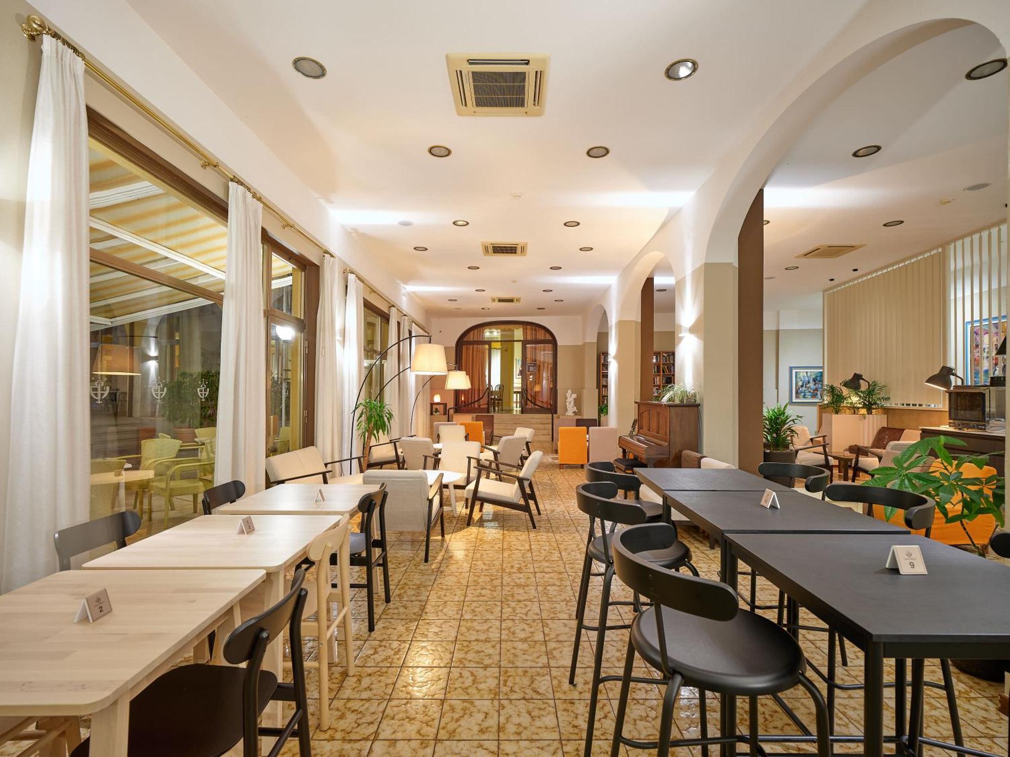 Hotel Bisesti ***S Garda  Exterior photo