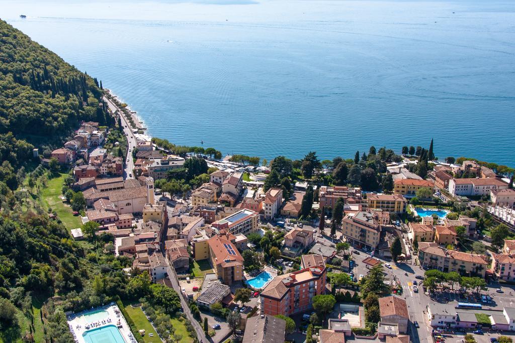 Hotel Bisesti ***S Garda  Exterior photo